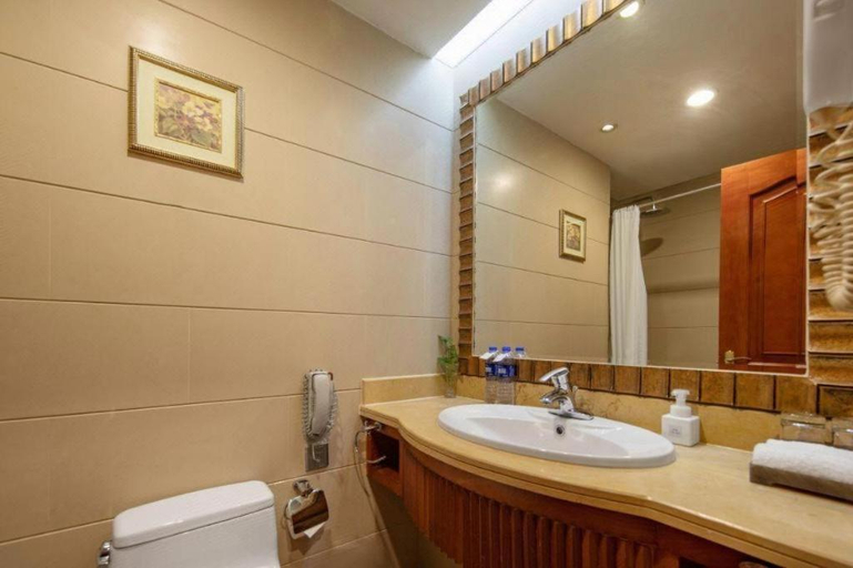 Bathroom 4, Shaanxi Business Hotel Shanghai, Shanghai