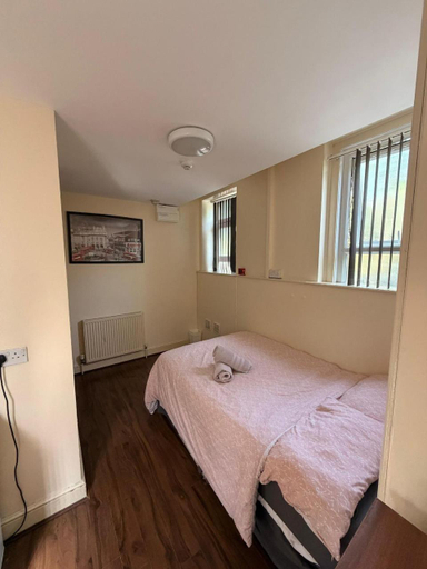 Bedroom 2, 24/7 London Hostel, London