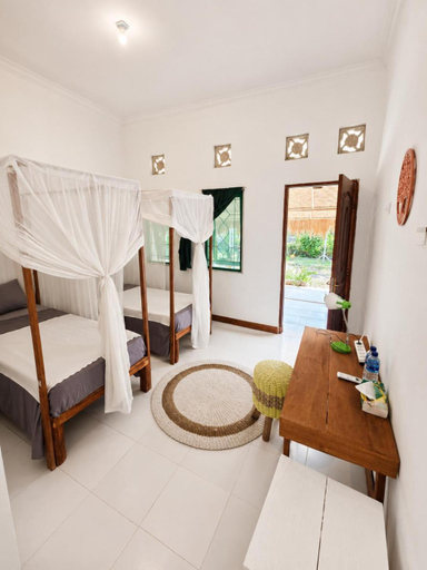 Bedroom 2, The Village Inn Rua Beach, Sumba Barat