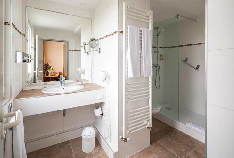 Bathroom 3, ABACUS Tierpark Hotel, Berlin