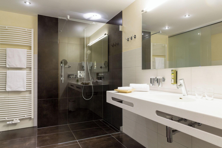 Bathroom 5, Relais du Silence Naturparkhotel Adler , Ortenaukreis