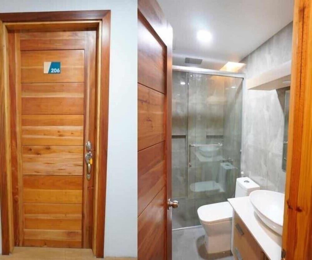 Bathroom, Rudhil's Place Hotel and Dormitory, Cebu City