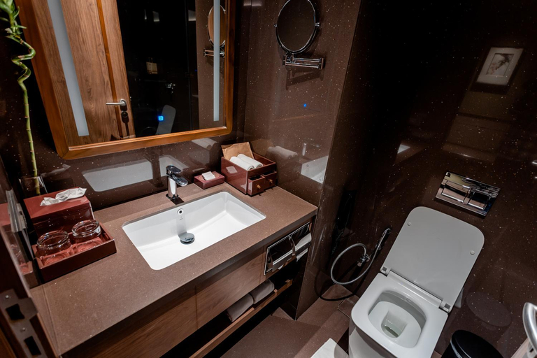Bathroom 5, Montana Vista, Darjiling
