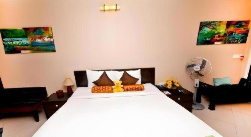 Bedroom 3, The Baga Marina Beach Resort & Hotel, North Goa