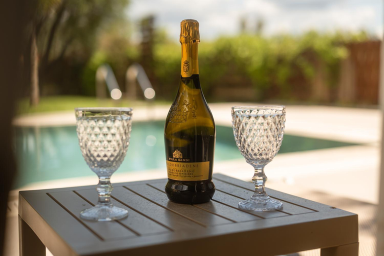 Food & Drinks 4, Villa Renata -Pool, Large Garden & Free Parking, 2 Minutes Walk from The Beach, Ionian Islands
