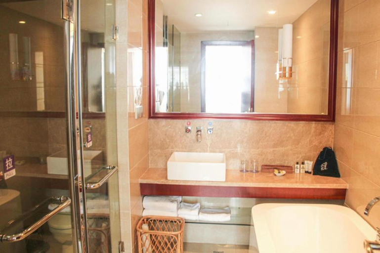 Bathroom 5, Wuxi Taihu Garden Hotel, Wuxi