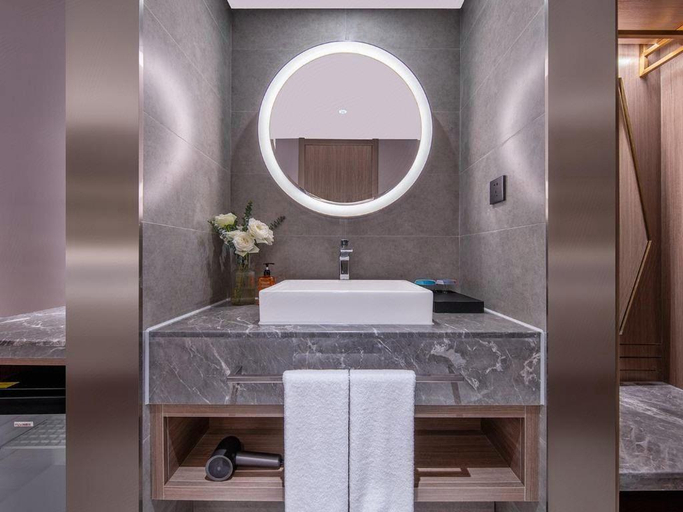 Bathroom 3, Orange Hotel Chengdu Jinniu Wanda, Chengdu