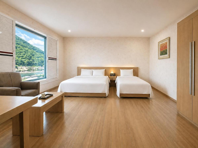 Bedroom 3, Evergreen Tourist Hotel, Yangju