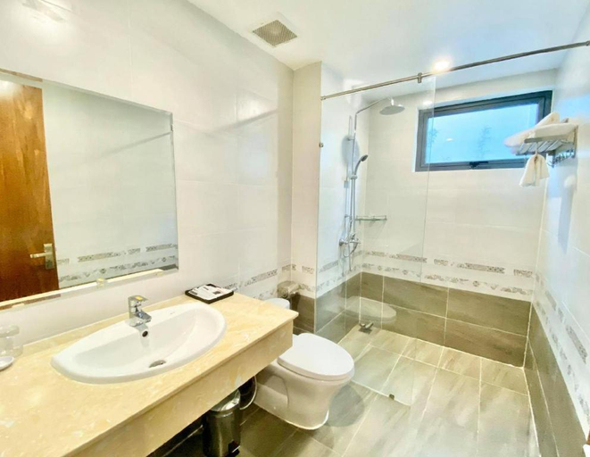 Bathroom 4, Cong Thanh Long Beach Hotel, Cam Lâm