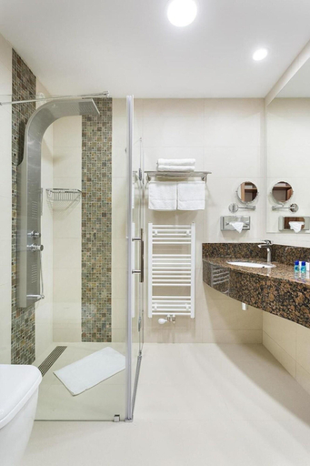 Bathroom 5, Kurhotel Pyramide Sibyllenbad, Tirschenreuth