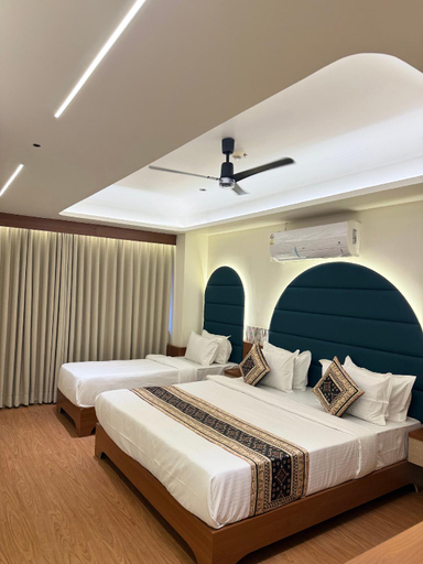 Bedroom 4, Hotel Heaven Green, Rajkot