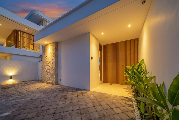 2, Villa Ara - Tropical 1BR Oasis with Private Pool & Beach Access, Badung