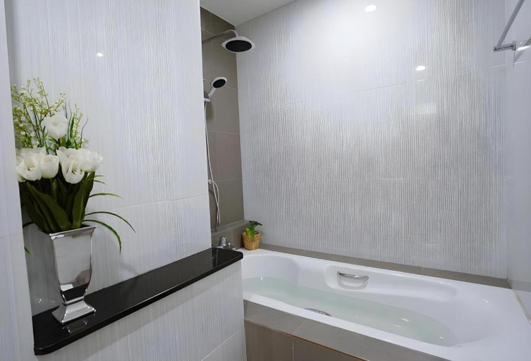 Bathroom 2, The Tempo Lopburi, Muang Lop Buri