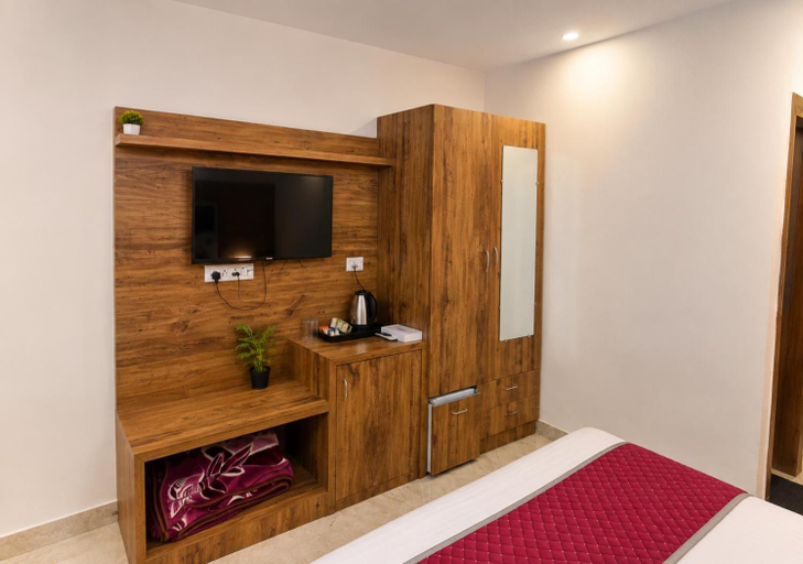 Bedroom 4, Around Stays-Mystara Hotels, Tapovan, Rishikesh, Garhwal