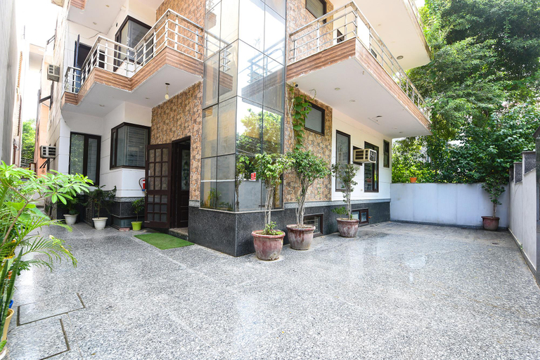 Entrance 5, Fabhotel Red Flag, Gurgaon