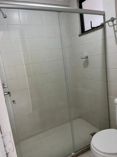Bathroom 2, Via Park Flat, Campos