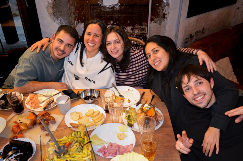 Food & Drinks 5, Black Swan Hostel Granada, Granada