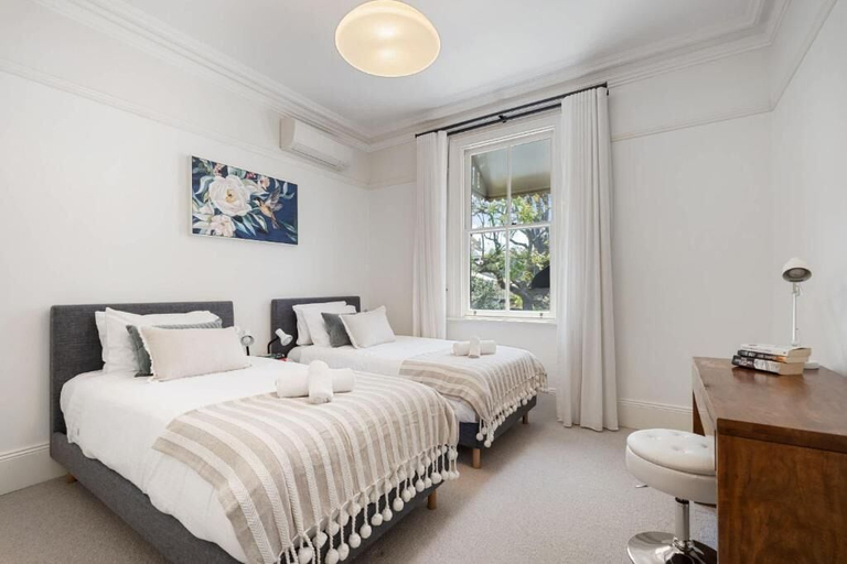 Room, 18 Linthorpe Street, Sydney