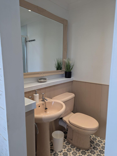 Bathroom 3, Treheveras Guest House, Cornwall