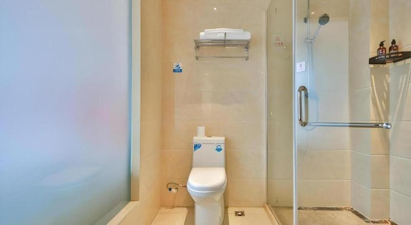 Bathroom 3, Green Tree Inn Express Zhejiang Zhoushan Xincheng Zheda, Zhoushan