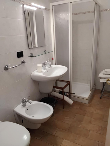 Bathroom 3, B&B Fattore, La Spezia