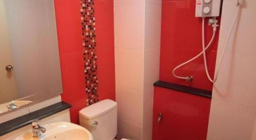 Bathroom 4, Napaville Huai Khwang Hostel, Huai Kwang
