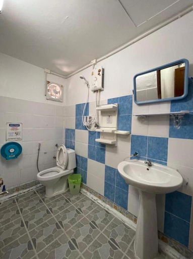 Bathroom 2, Phi Phi Paradise Hostel , Mueang Krabi