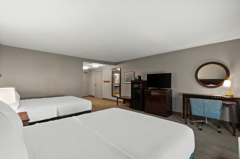 Bedroom 3, Hampton Inn & Suites Mt. Vernon Belvoir Alexandria, Fairfax