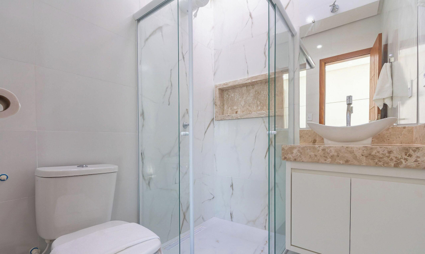 Bathroom 4, Beautiful Apt 400m Taperapua Beach, Bahia Edt0009, Porto Seguro