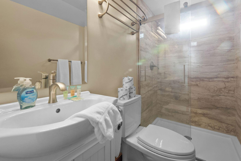 Bathroom 3, Moonridge Chalet, San Bernardino