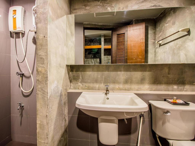 Bathroom 4, B2 Thippanate Boutique & Budget Hotel, Muang Chiang Mai