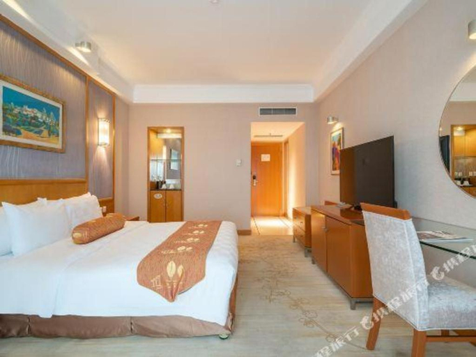 Bedroom 2, Qingdao Blue Horizon Hotel Huangdao, Qingdao