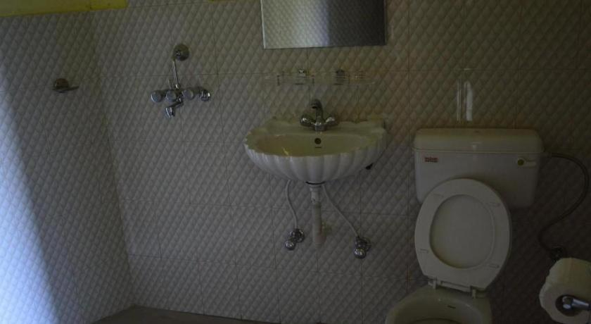 Bathroom 3, Mystique Highland Resort, Gandaki