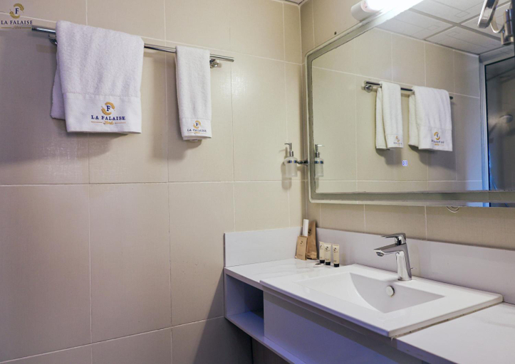 Bathroom 5, Hôtel Résidence la Falaise, Wouri