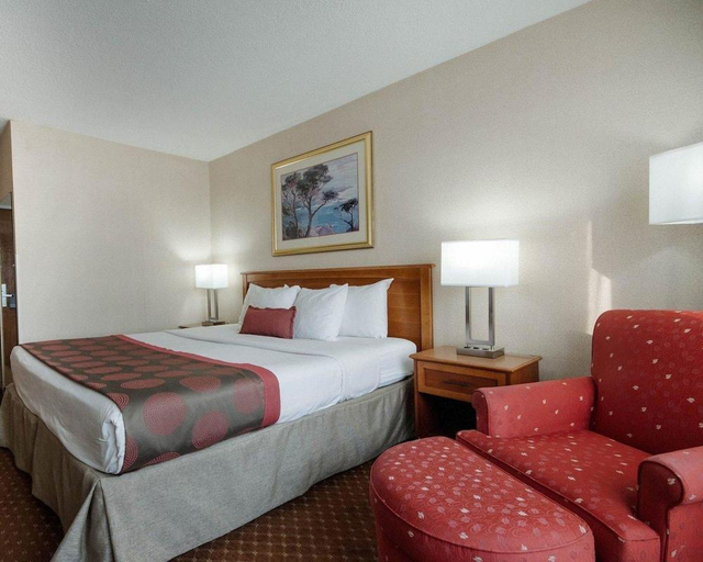 Bedroom 3, Rodeway Inn Indianapolis I-70, Marion