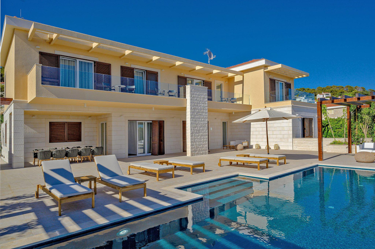Sport & Beauty 5, Immensely Luxurious Hvar Villa  5 Bedrooms  Villa East Eternal, Hvar