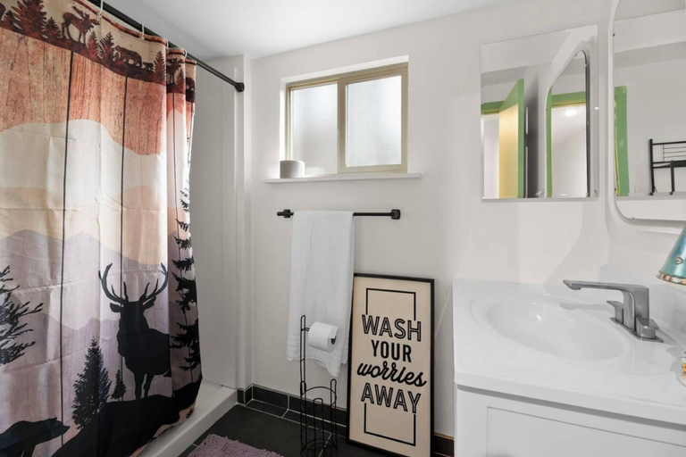 Bathroom 3, Charming Cabin Escape, San Bernardino