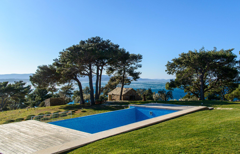 Sport & Beauty 2, Elegant Brac Villa  4 Bedrooms  Villa Shoreline Serenity  Stunning Sea Views, Bol