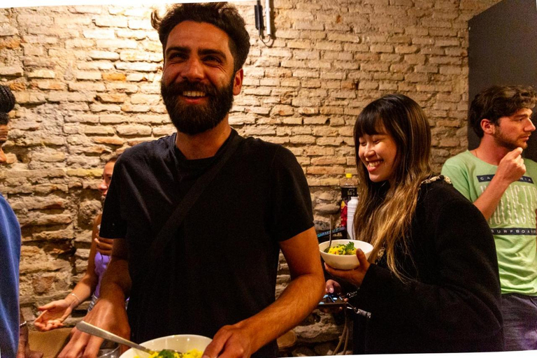 Food & Drinks 4, Black Swan Hostel Granada, Granada