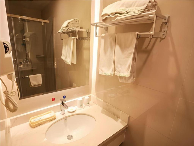 Bathroom 4, GreenTree Inn Xuzhou Ruojia Express Hotel, Xuzhou