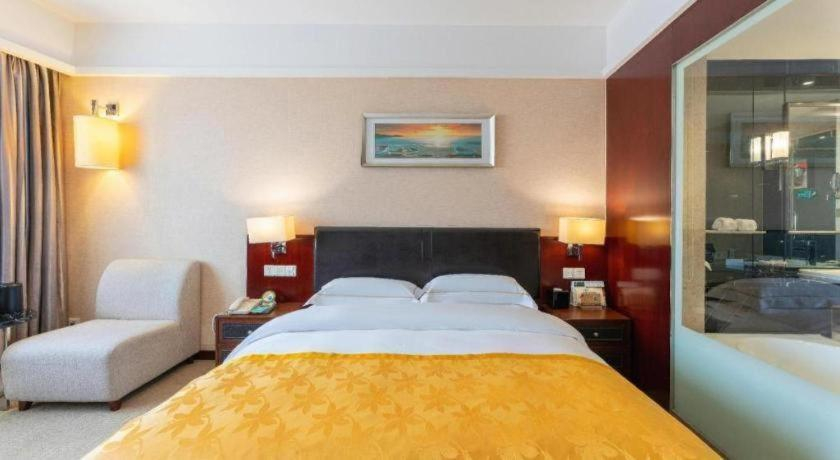 Bedroom 3, Shantou Golden Gulf Hotel, Shantou