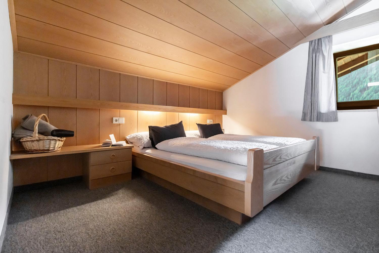Bedroom 2, Residence Grunwald, Bolzano