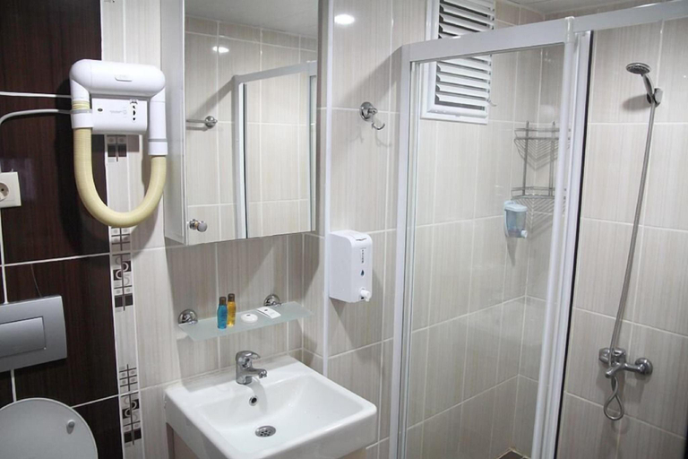 Bathroom 3, Hotel Rumana, Anamur
