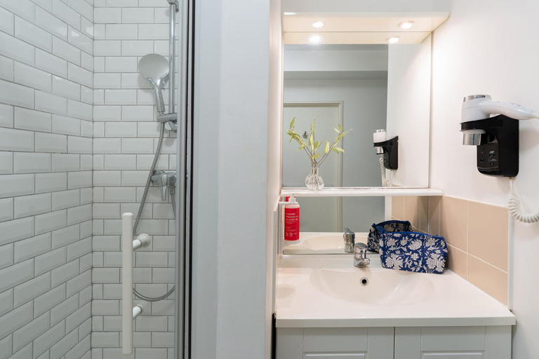 Bathroom, Appart'City Confort Nantes Centre, Loire-Atlantique