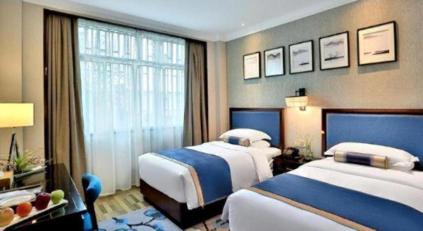 Bedroom 2, Oriental Hotel, Jinhua