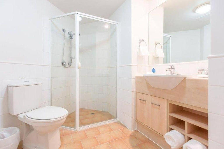 Bathroom, Hope Harbour Hotel Apartments, Gold Coast
