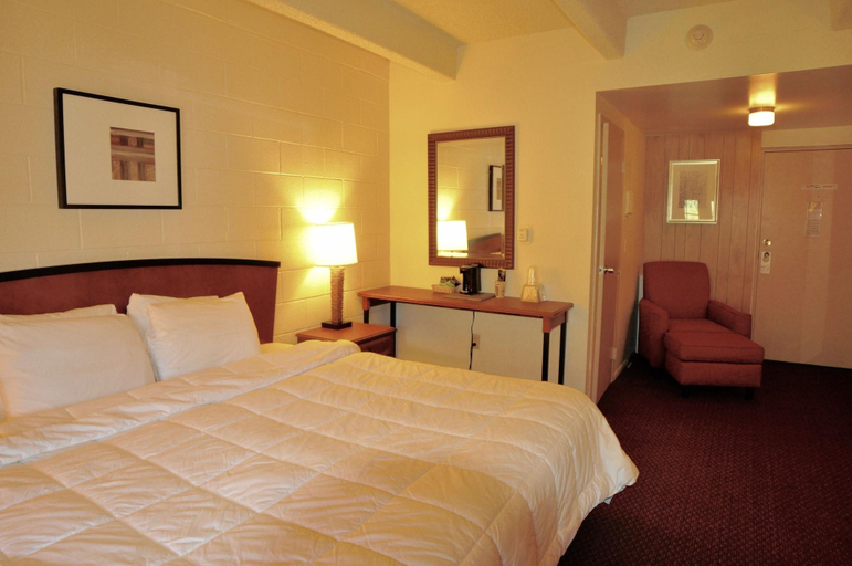 Bedroom 1, Monarch Mountain Lodge, Chaffee