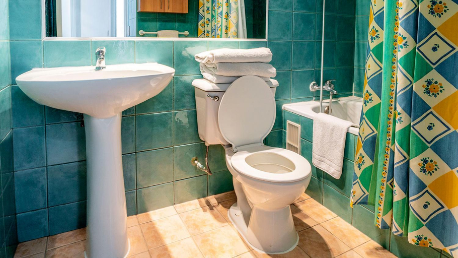 Bathroom 3, Hotel Nilahue, Valparaíso