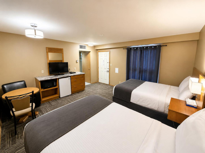 Bedroom 1, Ste Anne Hotel, Division No. 2