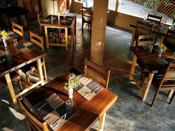 Food & Drinks 2, Arugam Bay Surfing Resort, Pothuvil